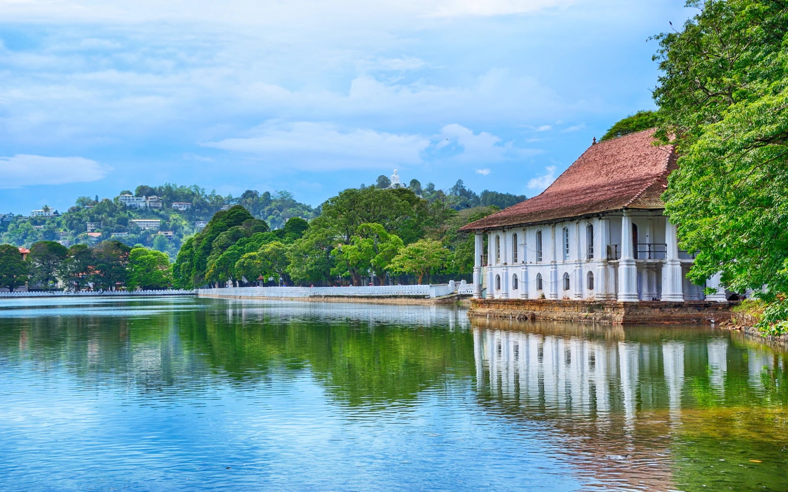 Kandy Lake