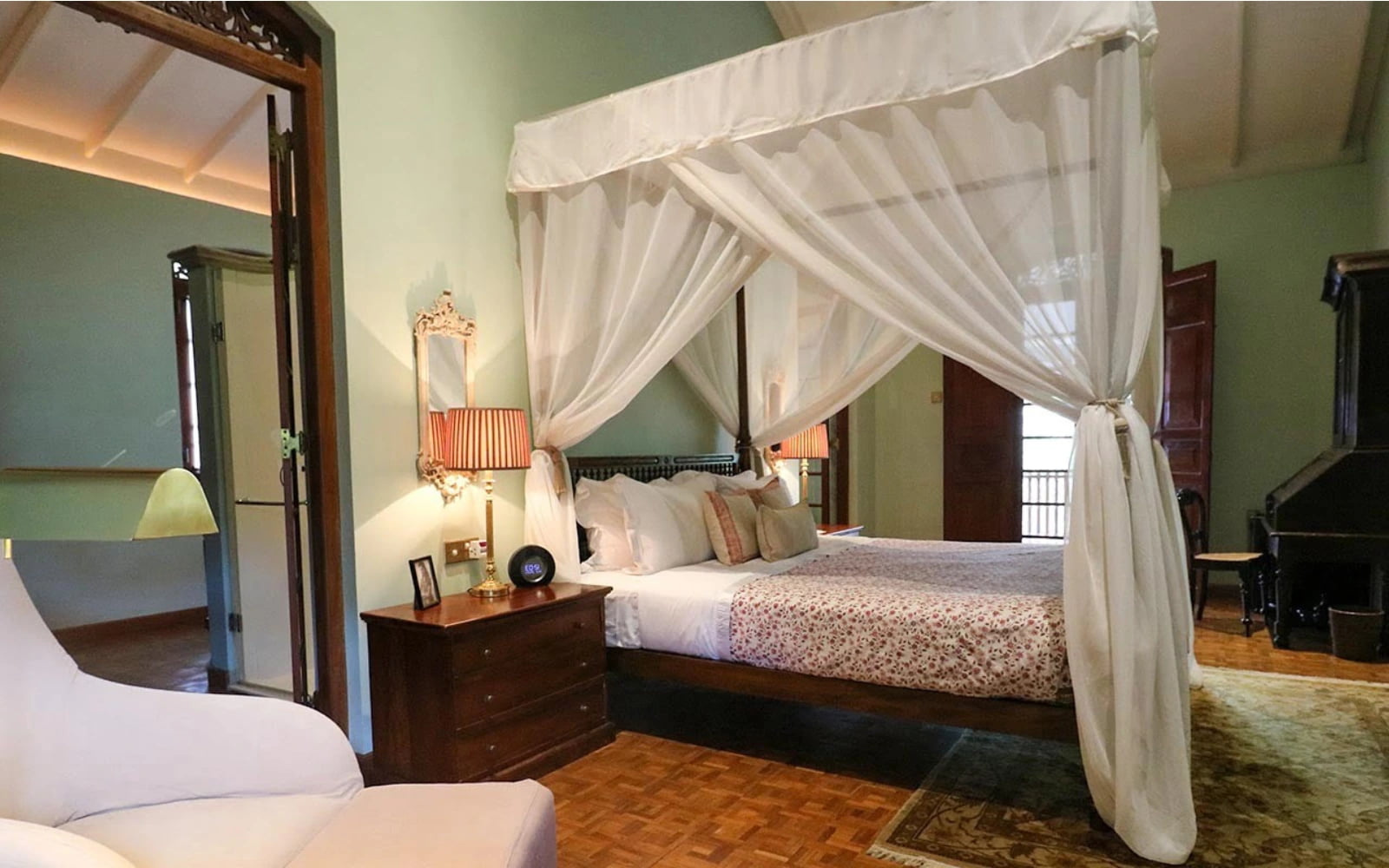 Ultra Room