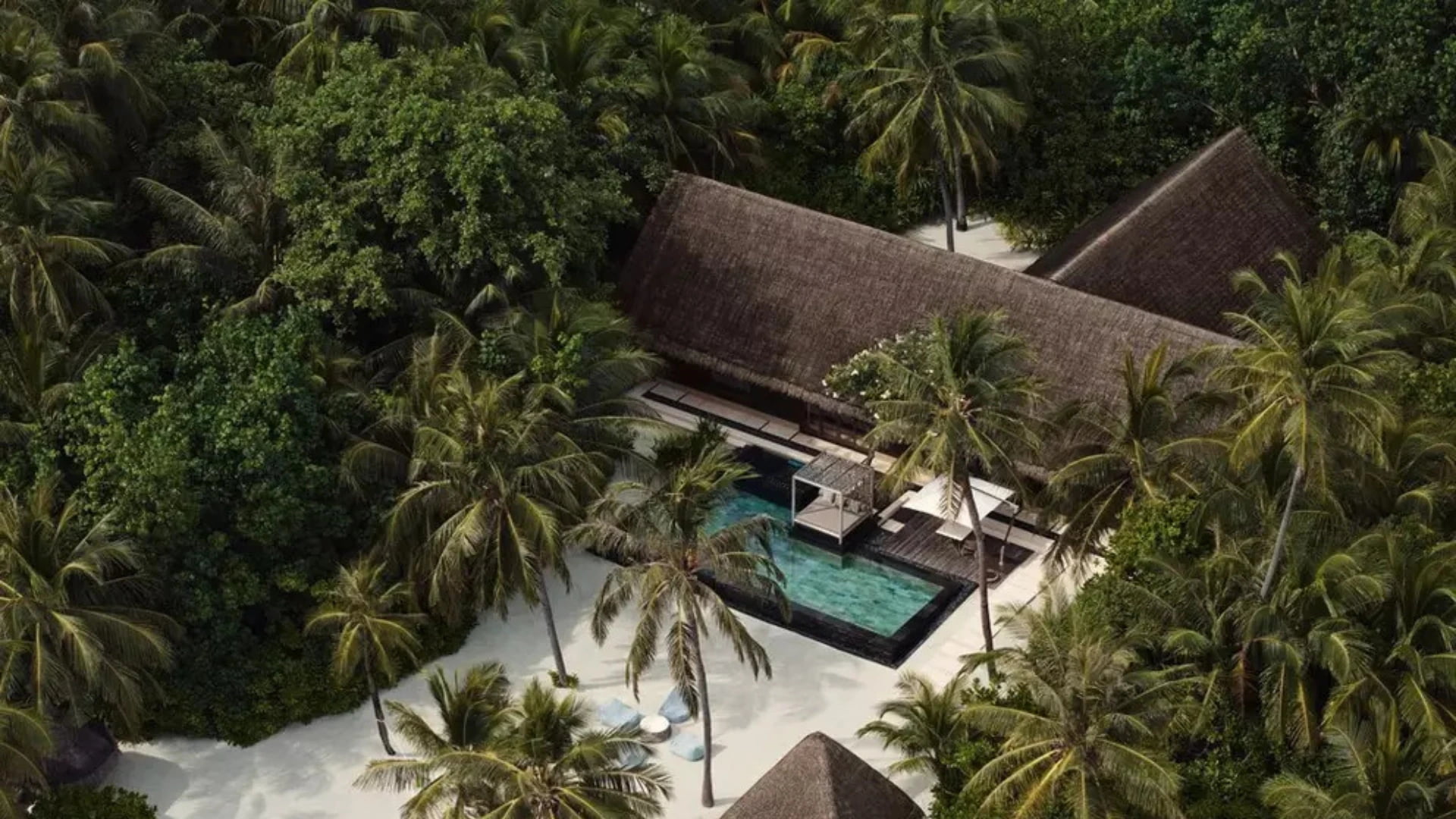Grand Beach Villa With Pool