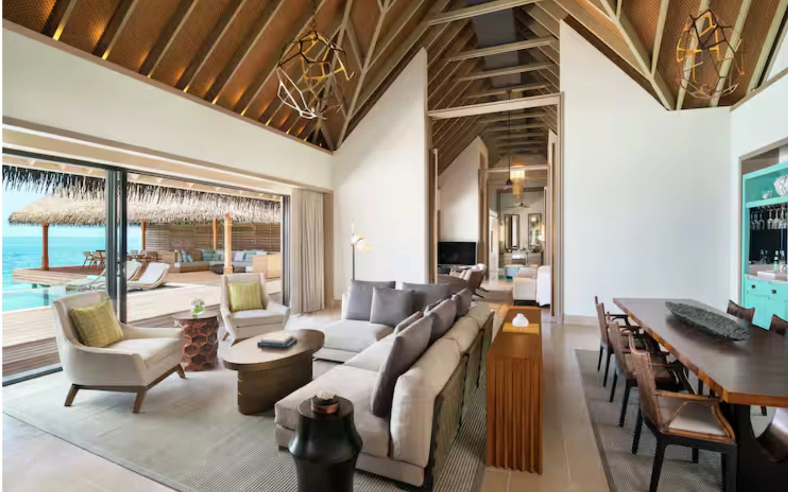 King Reef Villa with Pool