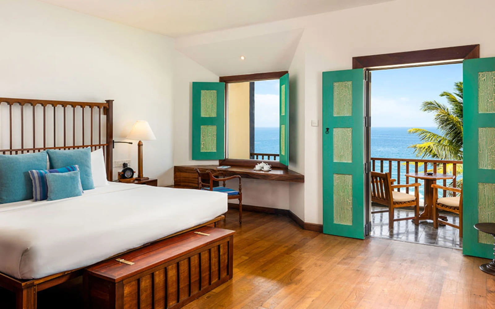 Luxury Room, Main Wing