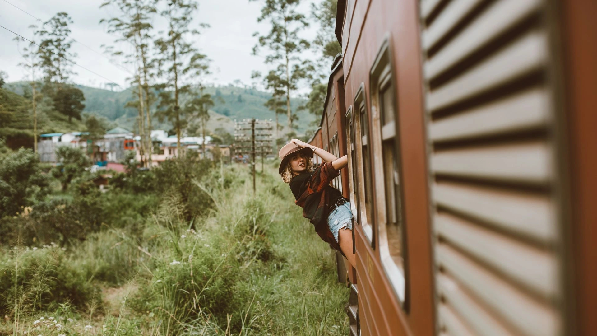 Ella  — Āvara Journeys